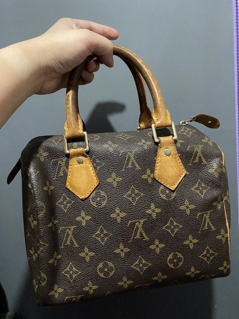 LV speedy small (Category: Tote Bags) located in Batangas. Submitted by bagstolove2.0 (Listing ID 1464144947, Image 2). Description: .