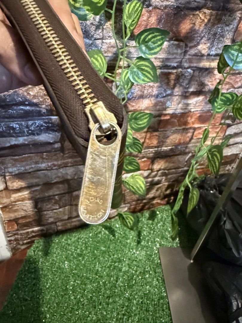 LV wallet with cheque compartment (Category: Luxury Bags & Wallets) located in Bacolod City. Submitted by aizaramas (Listing ID 1464224951, Image 2). Description: .