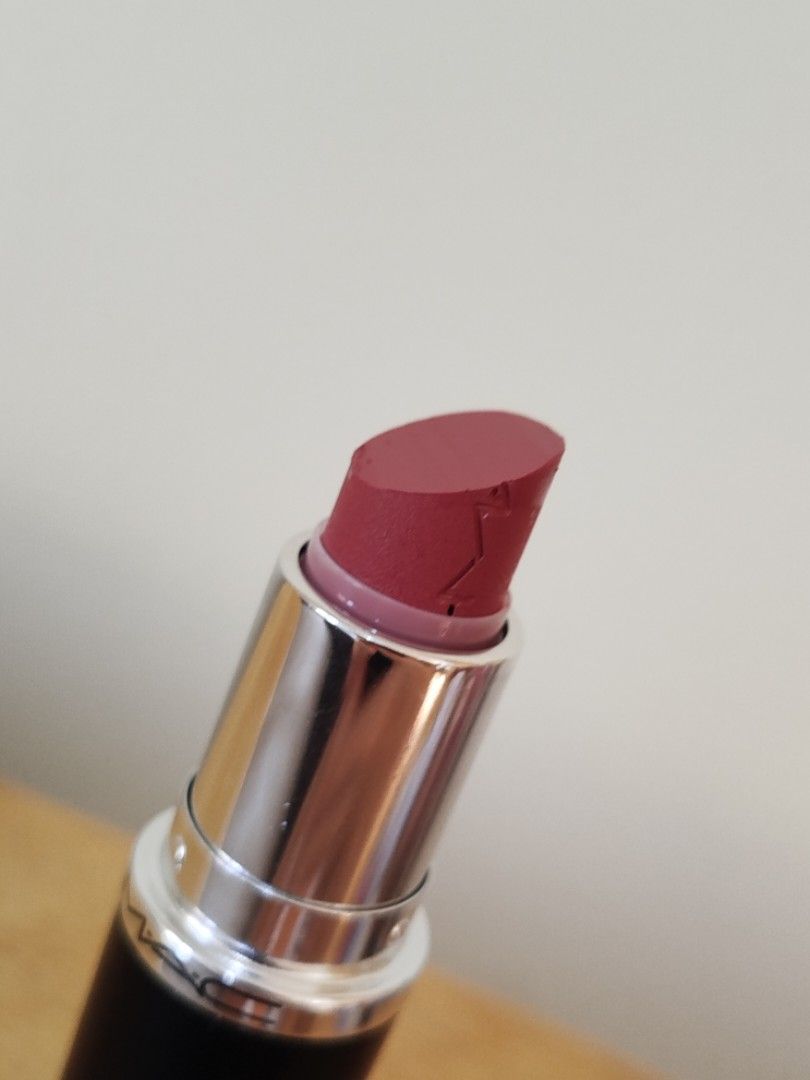 MAC MACximal Matte Lipstick in Twig Twist (Category: Makeup) located in Quezon City. Submitted by luckycitrine (Listing ID 1464205813, Image 3). Description: - Top layer sliced off for hygiene purposes - Twig Twist shade is close to Mehr - Ships via Grab/Lalamove from Novaliches.