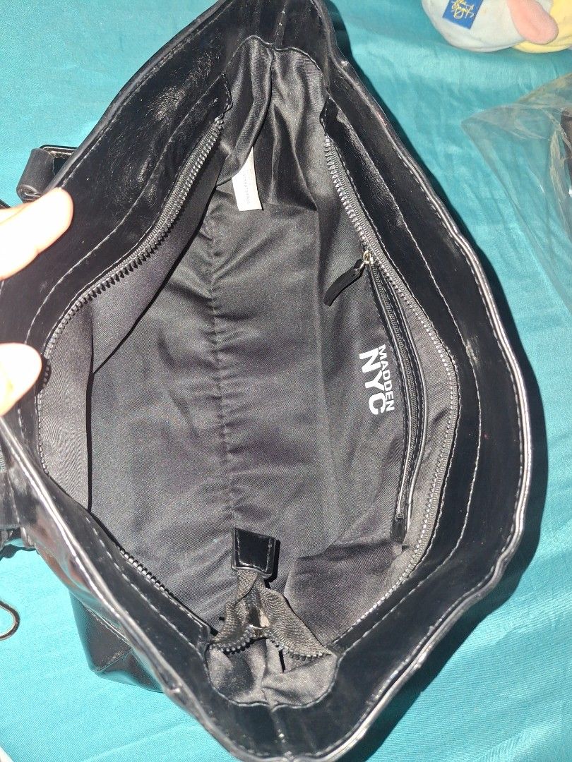 Madden Nyc Crossbody (Category: Cross-body Bags) located in Bayambang. Submitted by jolene2022 (Listing ID 1464169416, Image 2). Description: loc pangasinan payment first.