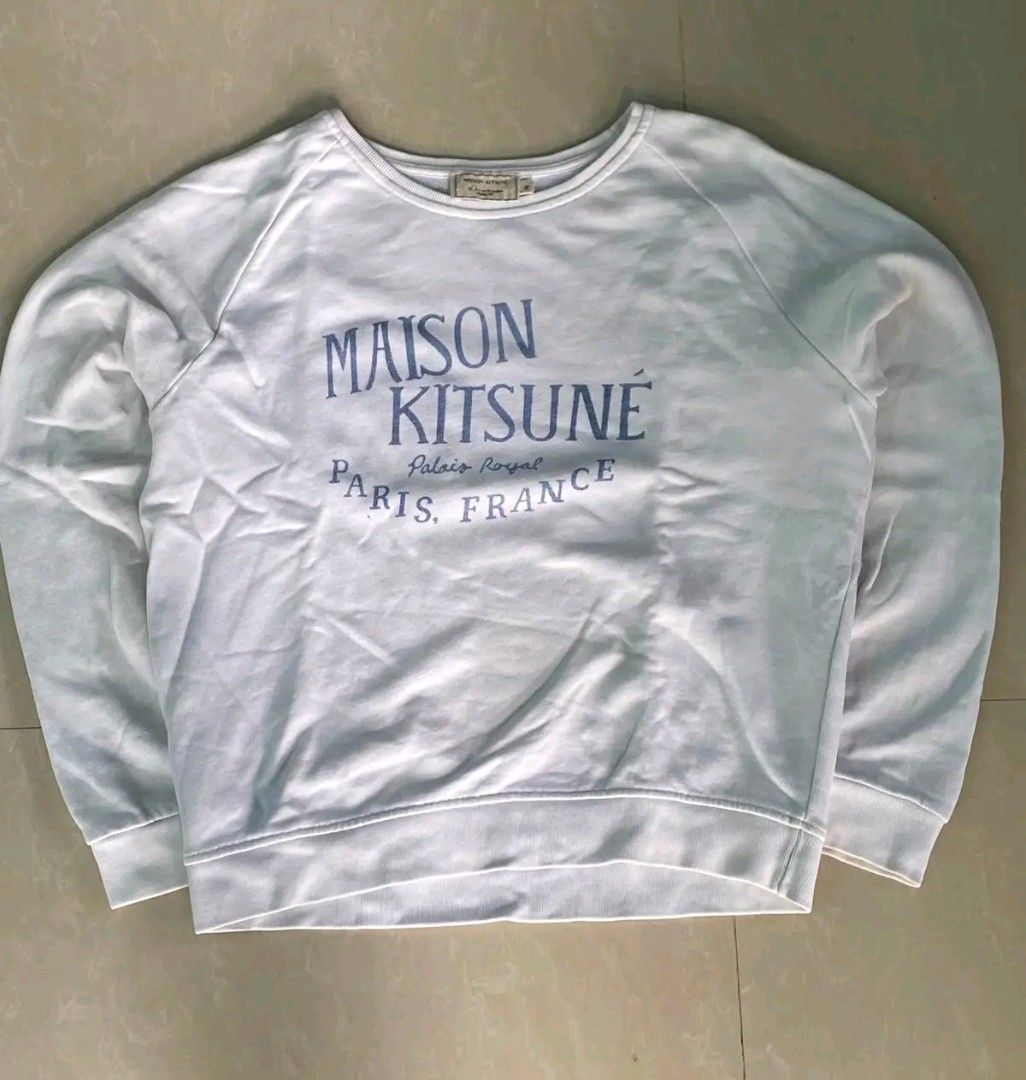 Maison Kitsune (Category: Coats, Jackets and Outerwear) located in Cotabato. Submitted by bossneth_collextvs (Listing ID 1464285376, Image 1). Description: DM for more info!.