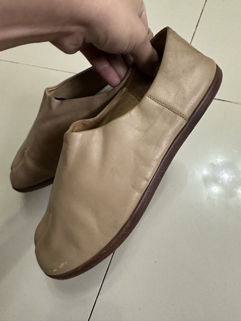 Maison Margiela Tabi Babouche (Category: Sneakers & Footwear) located in Butuan. Submitted by wear.next (Listing ID 1464039558, Image 3). Description: Size 36 No inclusions .