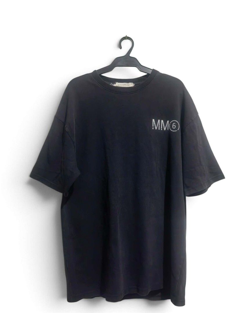 Maison margiela tshirt (Category: Tshirts & Polo Shirts ) located in Daet. Submitted by thriftnidiegz (Listing ID 1464271605, Image 2). Description: excellent condition no issue no crack print L-30 W-22.