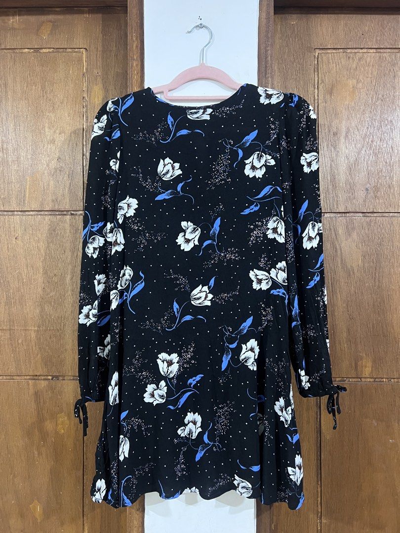 Mango Dress (Category: Dresses) located in Bacoor. Submitted by pktd10 (Listing ID 1464267864, Image 3). Description: .