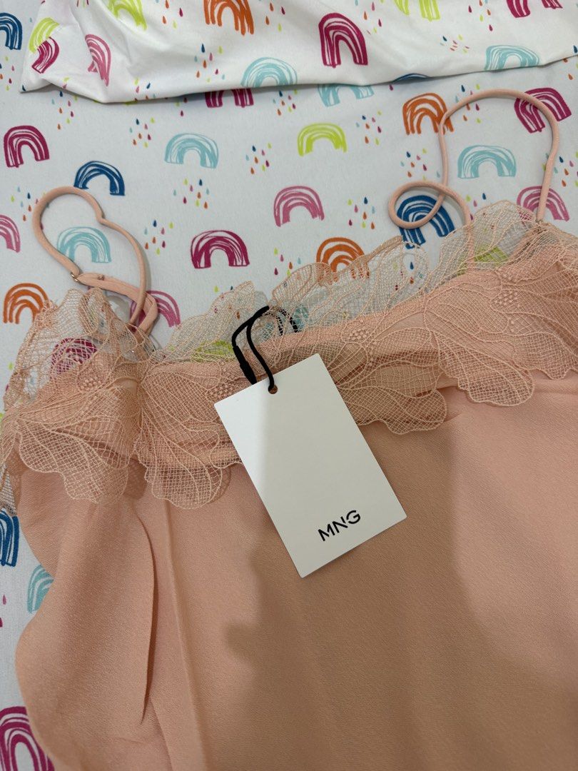 Mango Lace Trim Top (Category: Sleeveless) located in Manila. Submitted by wardrobeaddict28 (Listing ID 1464206085, Image 2). Description: BRAND NEW WITH TAG.