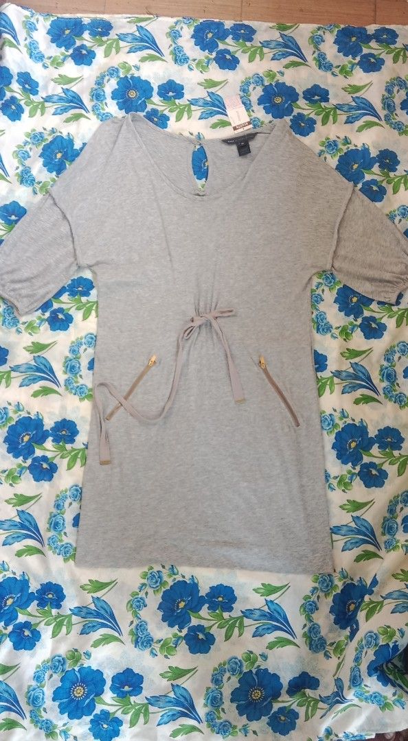 Marc Jacobs Grey Drawstring Zipper Dress XS (Category: Dresses) located in Koronadal. Submitted by gifts.thrifts (Listing ID 1464158963, Image 2). Description: - Brand: Marc by Marc Jacobs - Color: Grey - Size: XS - Material: 50% Pima Cotton, 50% Modal - Features: Drawstring waist, gold side zippers, back keyhole detail - Origin: Made in Peru - Style: Great casual dress.