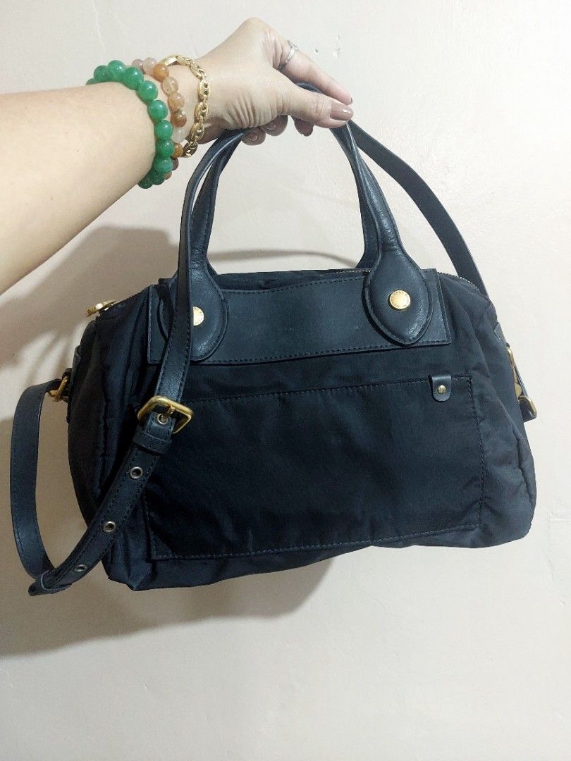 Marc Jacobs Preppy 2 Way Bag (Category: Luxury Bags & Wallets) located in Muntinlupa City. Submitted by sakurambo_des (Listing ID 1464177484, Image 2). Description: Marc Jacobs New York Preppy Nylon Bag with detachable strap -No major issue check pictures for transparency..