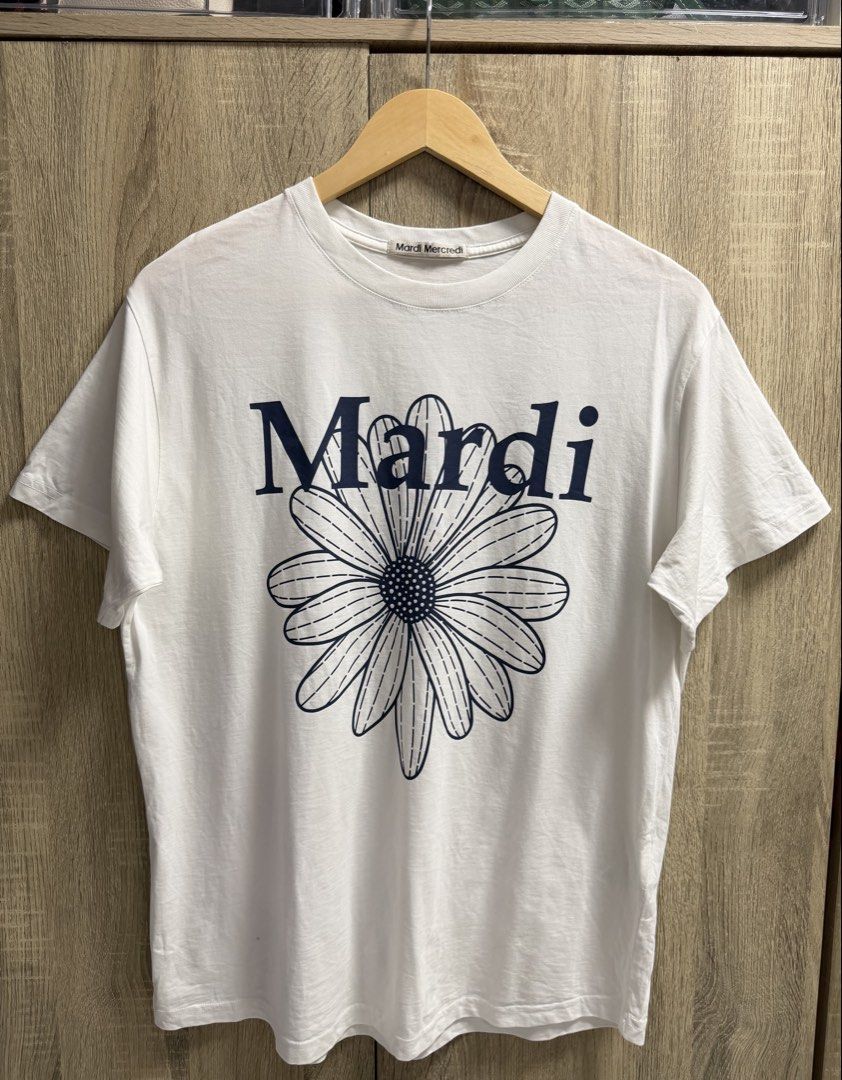 Mardi Mercredi Flower Tshirt (Category: Luxury Apparel) located in Imus. Submitted by rckrmns (Listing ID 1464314984, Image 2). Description: Mardi Mercredi Flower Tshirt Size L womens, M-L mens W- 20 L- 27 Good as New .