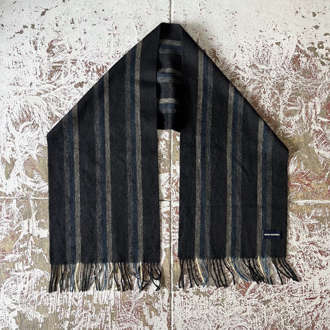 MARIO VALENTINO (Category: Scarves) located in Iloilo. Submitted by plugsta (Listing ID 1464201034, Image 1). Description: MARIO VALENTINO.