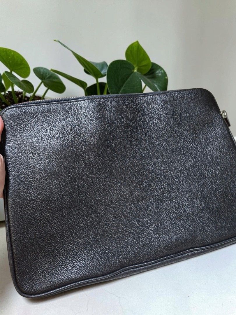 MARUEM LEATHER IPAD LAPTOP SLEEVE (Category: Belt bags, Clutches and Pouches) located in Las Pinas. Submitted by annachiaonair2037 (Listing ID 1464248277, Image 2). Description: MARUEM LEATHER IPAD LAPTOP SLEEVE FROM JAPAN MADE IN JAPAN YKK ZIP H 9" L 13" W 1.5" Disclaimer: I am not affiliated with, associated with, or authorized by any of the brands featured posted. Any mention of brand names, trademarks, or logos is solely for identification an