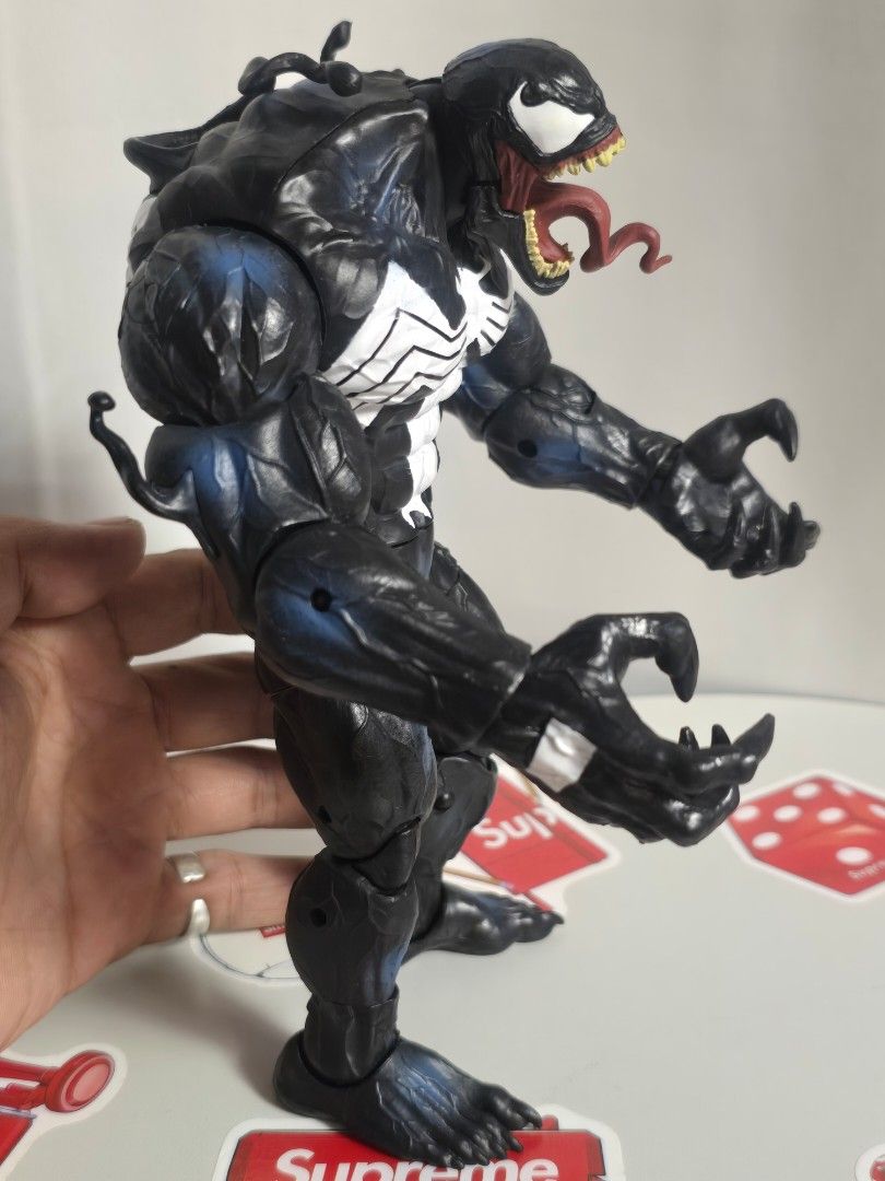 Marvel Legends Venom Action Figure (Category: Figurines & Statues) located in Baguio. Submitted by sonny14 (Listing ID 1464179917, Image 3). Description: Marvel Legends Deluxe Monster Venom Action Figure No markings Articulated Please check pics for more details Pm for more infos - Marvel Legends Venom action figure - Highly detailed sculpt and articulation - Ideal for display or play - Ready for a new home!.