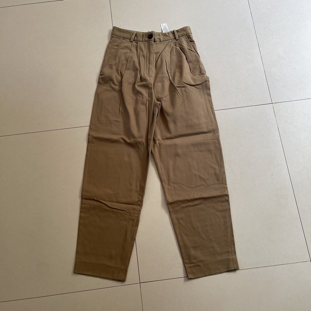 Massimo Dutti Beige Pleated Trousers | US4 (Category: Trousers) located in Manila. Submitted by kelseysells (Listing ID 1464138727, Image 1). Description: Original price: P4,900 RFS: Decluttering Size: US 4 LOC: QC near San Juan/ Alabang MOP: GCASH Listed price negotiable!.