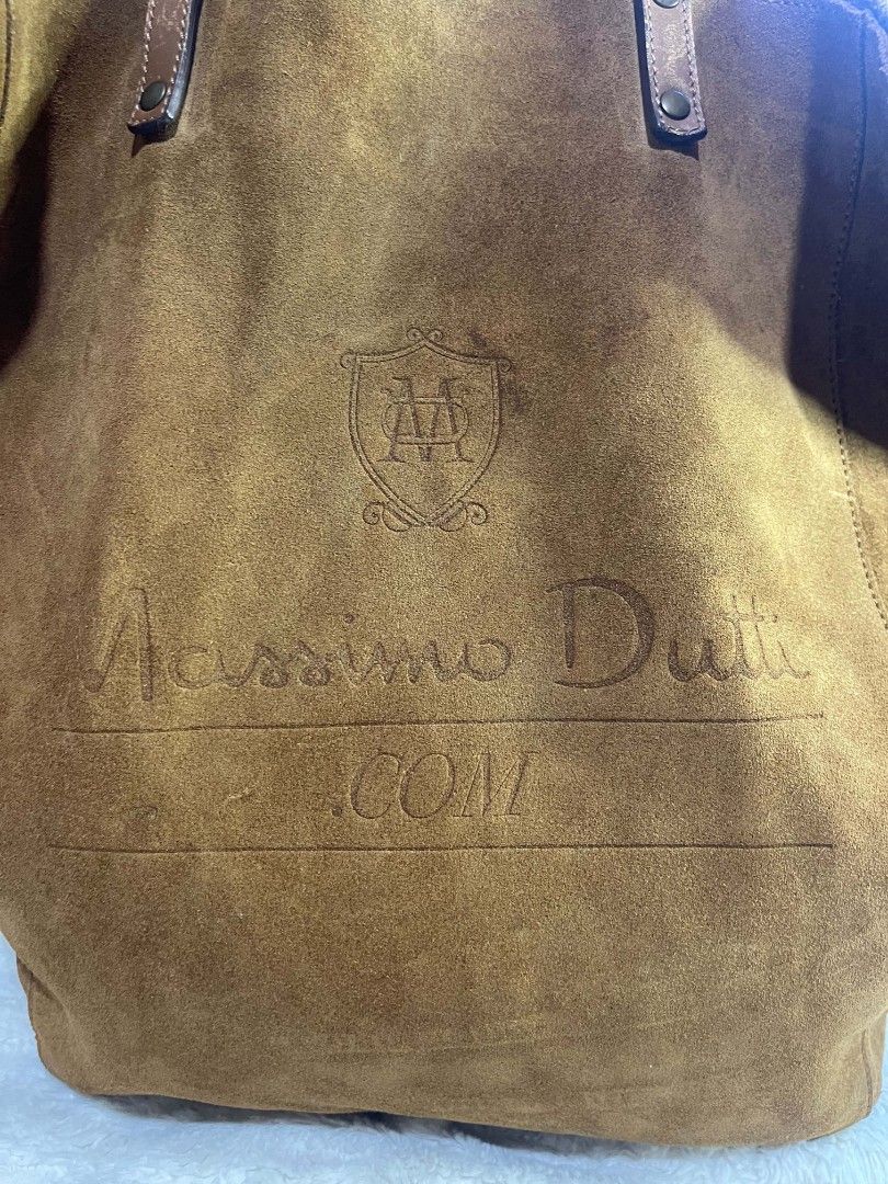 Massimo dutti seude leather tote bag Original (Category: Tote Bags) located in Naawan. Submitted by twillycalledprelovedbags (Listing ID 1464175501, Image 2). Description: issue sign of use sa handle.