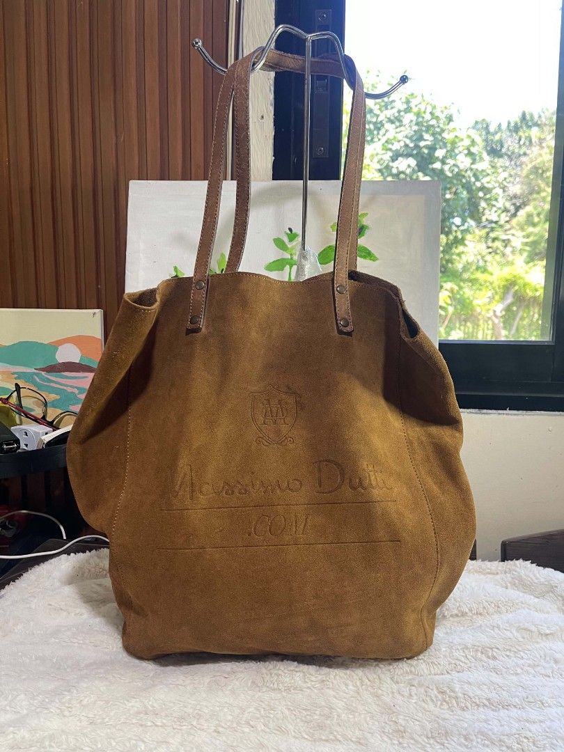 Massimo dutti seude leather tote bag Original (Category: Tote Bags) located in Naawan. Submitted by twillycalledprelovedbags (Listing ID 1464175501, Image 1). Description: issue sign of use sa handle.