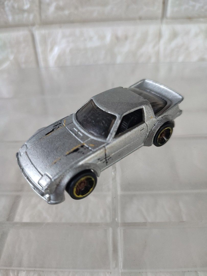 Mazda rx-7 hotwheels loose (Category: Vehicle & Diecast Models) located in Narvacan. Submitted by jigger85 (Listing ID 1464141653, Image 2). Description: not mint loc. ilocos sur can ship thru JNT or LBC.