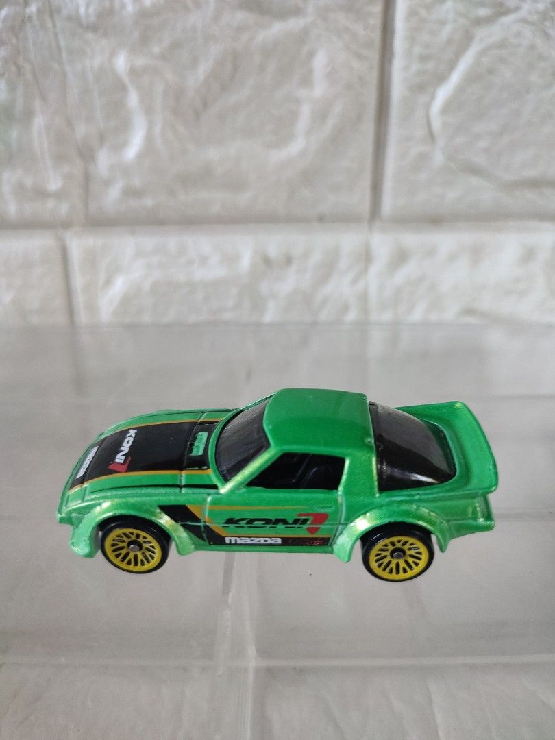 Mazda rx-7 loose hotwheels (Category: Vehicle & Diecast Models) located in Narvacan. Submitted by jigger85 (Listing ID 1464143072, Image 1). Description: mint loc. ilocos sur can ship thru JNT or LBC.
