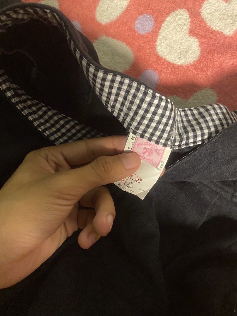 Mezzo piano Skirt (Category: Skirts) located in Quezon City. Submitted by xaintlinexo (Listing ID 1464279038, Image 3). Description: No issue w26 L14.