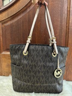 (Category: ) located in . Submitted by luxe_chic (Listing ID 1464312897, Image 1). Description: .