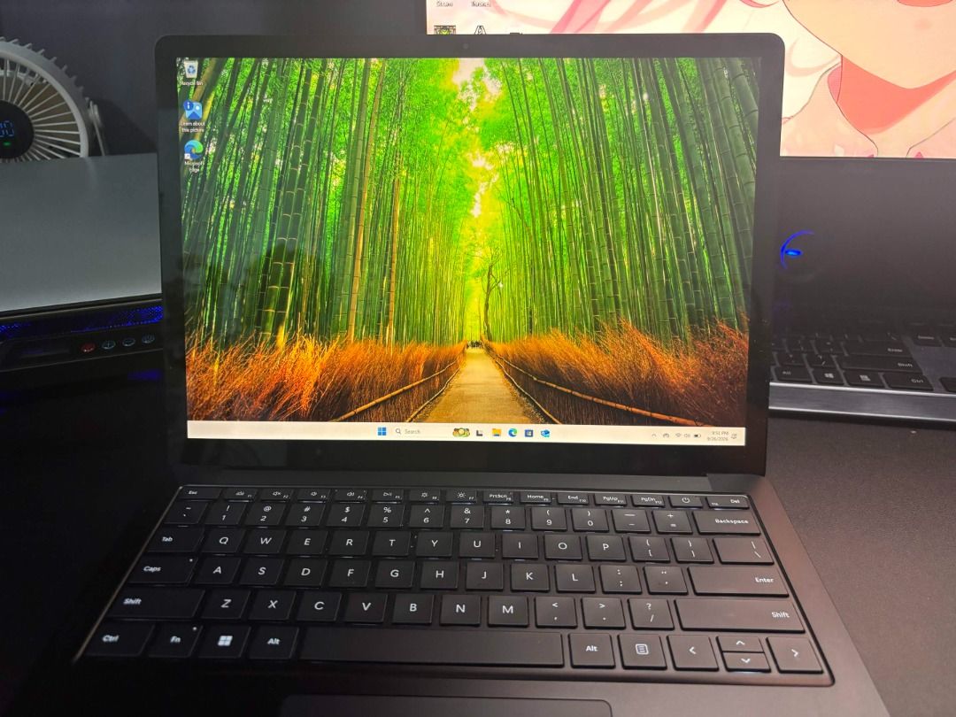 Microsoft Surface 5 Laptop (Category: Laptops & Notebooks) located in Quezon City. Submitted by sxntoinette (Listing ID 1464283151, Image 2). Description: Comes with original charger RFS: Not used anymore - No issues Storage: 512GB RAM: 16GB Specs are included in the pictures .