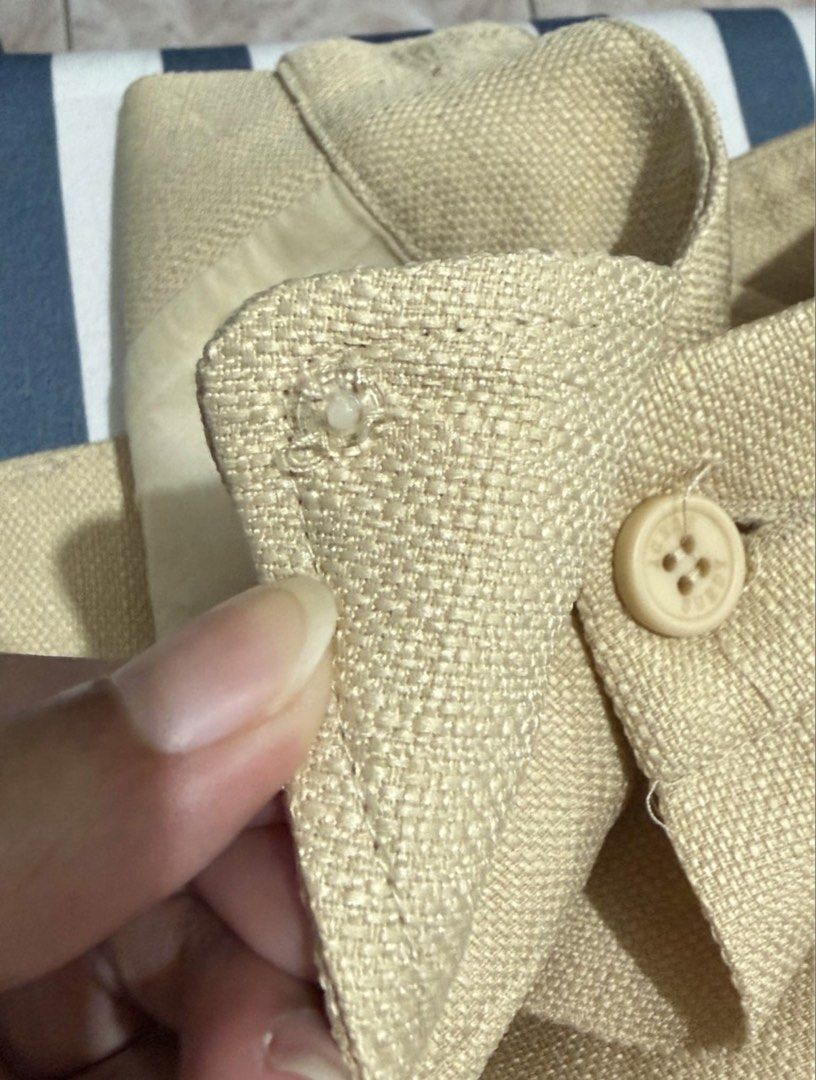 mini skirt beige (Category: Skirts) located in Cainta. Submitted by r1sung (Listing ID 1464191913, Image 2). Description: • can fit up to size 29 only • never worn Cainta, Rizal mod: j&t or lalamove mop: gcash.
