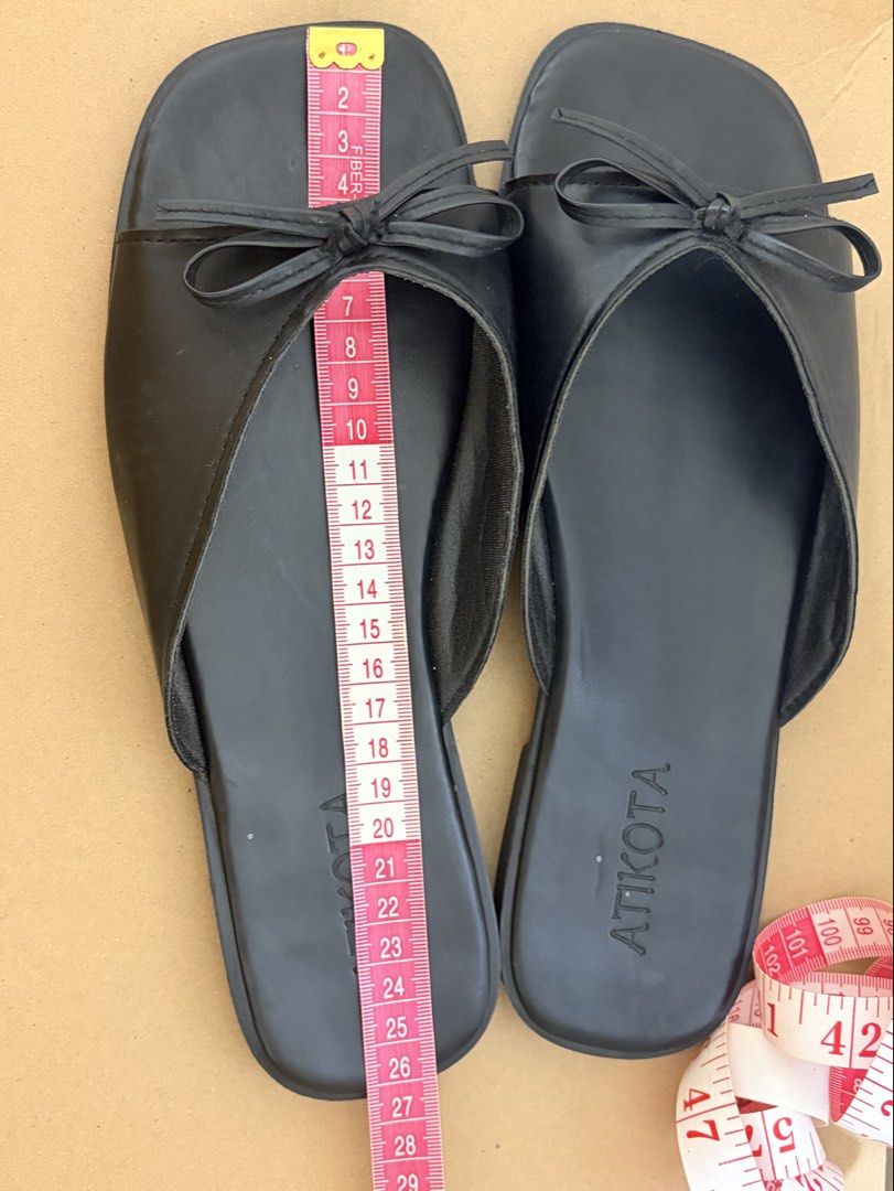Minimalist Black Leatherette Bow Strap Sandals (Category: Flats & Sandals) located in Antipolo. Submitted by francine.closet (Listing ID 1464298370, Image 3). Description: Good for wide feet No box included .