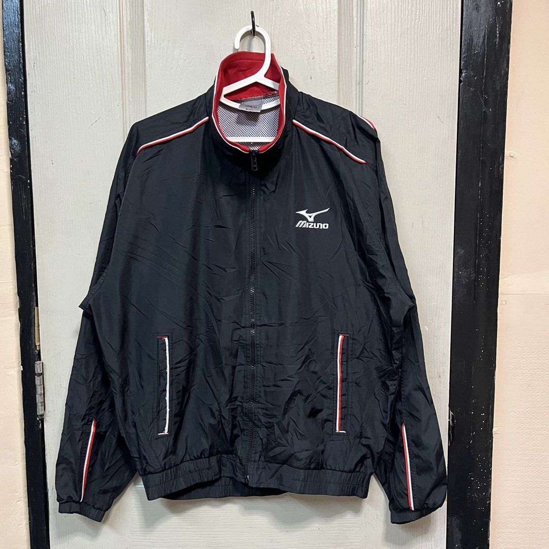 Mizuno | Tritone Windbreaker (Category: Coats, Jackets and Outerwear) located in Quezon City. Submitted by giometryyy (Listing ID 1464292310, Image 2). Description: L25 W23 Large fave excellent condition embroidered logo 📍East Fairview, QC 🛵Lalam0ve / JnT 💰Payment first.