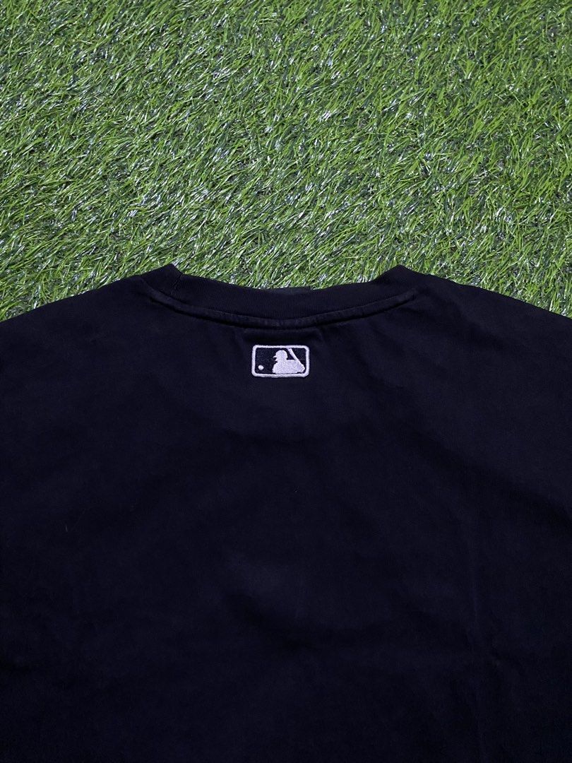 MLB NY (Category: Tshirts & Polo Shirts ) located in Manila. Submitted by niftythrifttt (Listing ID 1464271883, Image 3). Description: NY MLB SIZE L WIDTH - 20.5 LENGTH - 28 COLOR RATE 9.5 EXCELLENT CONDI NO ISSUE.