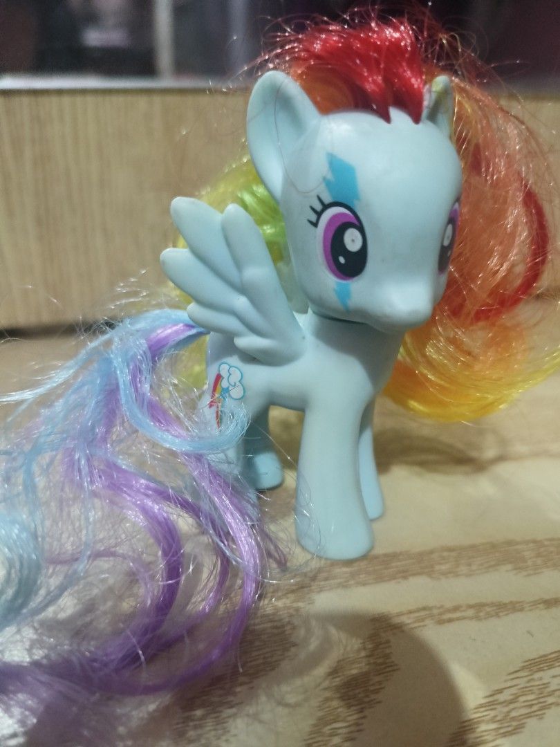 MLP EQ Girls Rainbow Rocks Rainbow Dash (Category: Figurines & Statues) located in Manila. Submitted by brat_worth (Listing ID 1464229079, Image 3). Description: minor dirt stains and yellowing(hndi ata napipick up ng camera ko huhu); had this since 2017 MOP: gcash MOD: lalamove/jnt/spx/lbc LOC: san andres bukid manila.