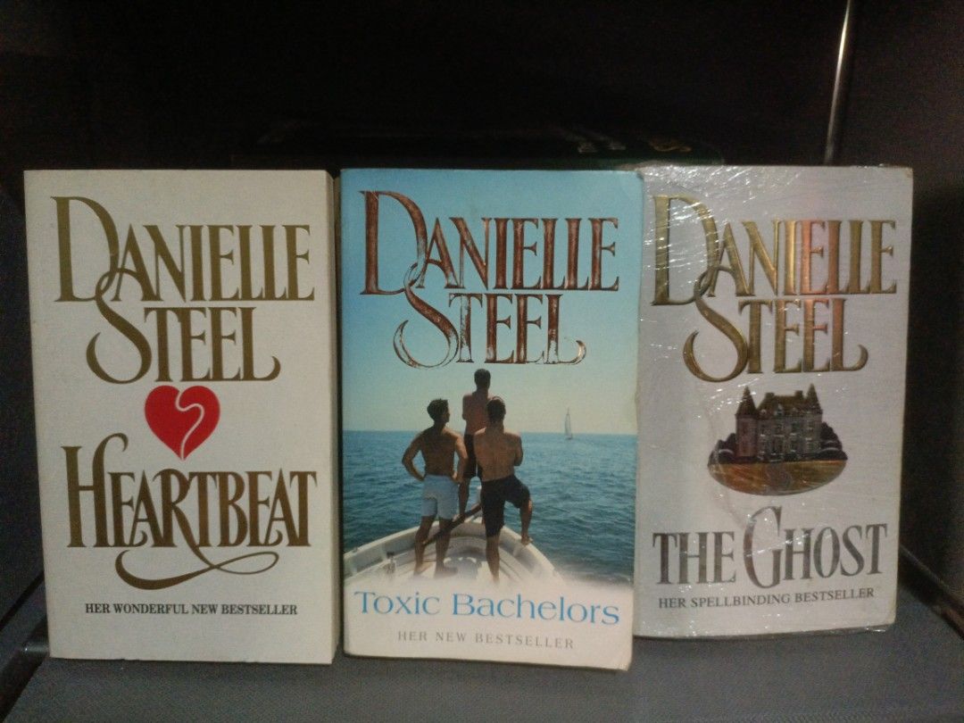 MMPB Danielle Steel John Grisham (Category: Storybooks) located in Bambang. Submitted by axela21 (Listing ID 1464227870, Image 3). Description: 35 EACH MMPB 150 TAKE ALL.