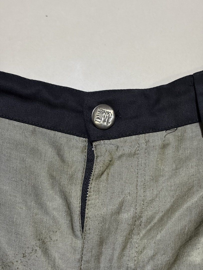 MN + LA DOJO PANTS XL NIMBUS (Category: Jeans) located in Bacolod City. Submitted by simulasawala (Listing ID 1464255662, Image 2). Description: - Nimbus wide leg cropped pants - Brand: MN + LA - Size: XL - Features: Elastic waistband with drawstring, button and zip closure, two back pockets with embroidered logo detail - Fabric: Woven Cotton - Style: Relaxed and stylish.