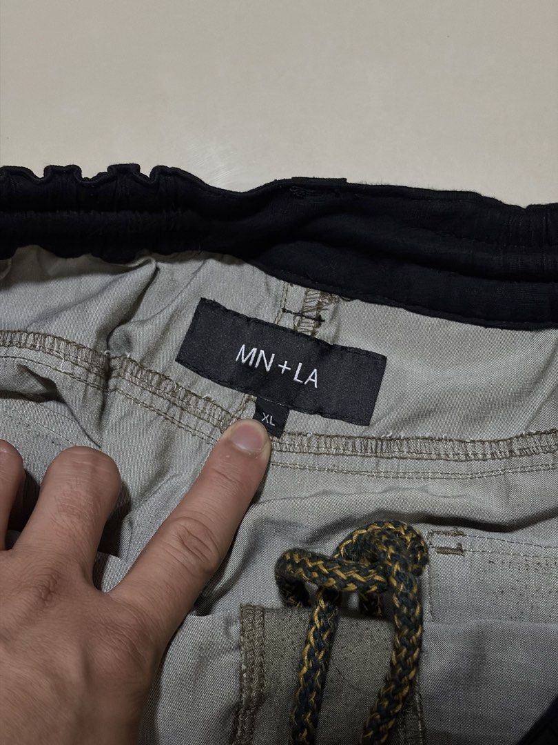 MN + LA DOJO PANTS XL NIMBUS (Category: Jeans) located in Bacolod City. Submitted by simulasawala (Listing ID 1464255662, Image 3). Description: - Nimbus wide leg cropped pants - Brand: MN + LA - Size: XL - Features: Elastic waistband with drawstring, button and zip closure, two back pockets with embroidered logo detail - Fabric: Woven Cotton - Style: Relaxed and stylish.