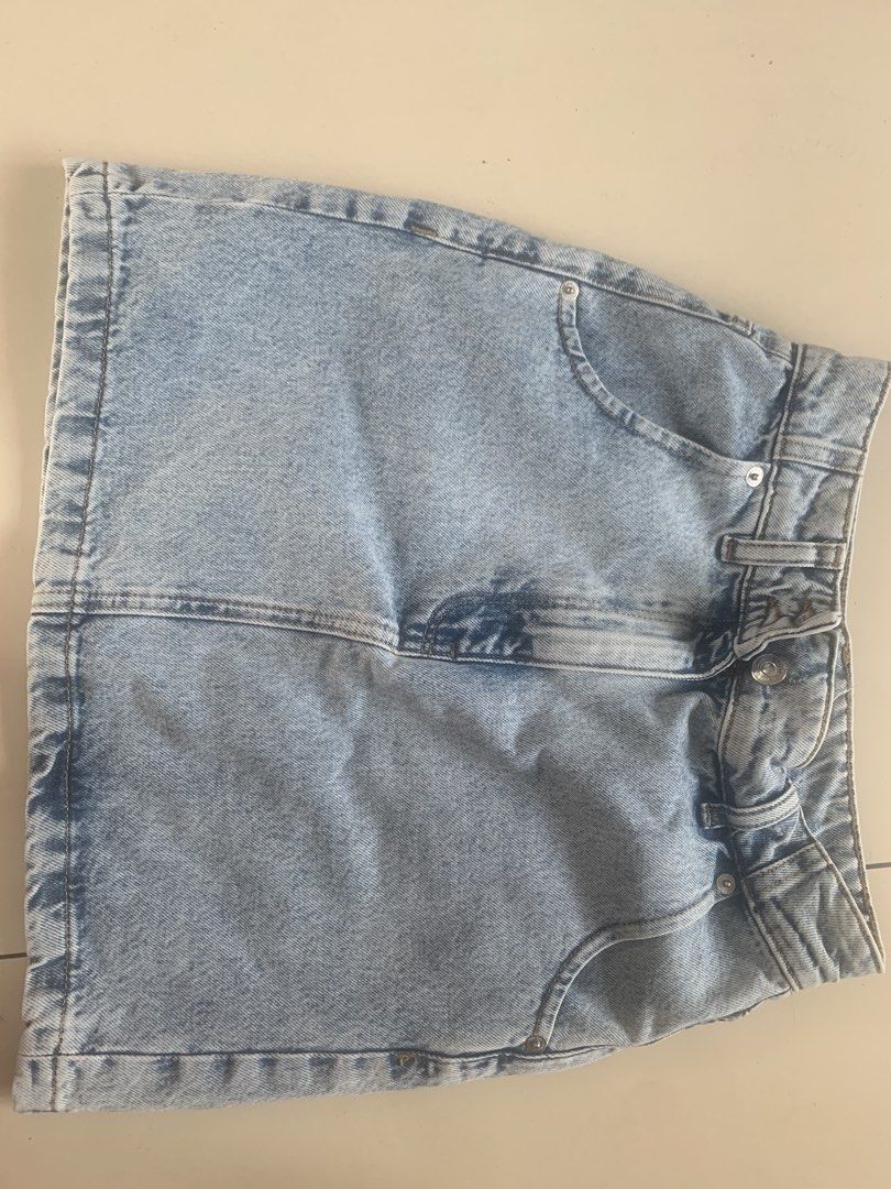 MNG SKIRT (Category: Skirts) located in Quezon City. Submitted by prelovedsaleitems (Listing ID 1464338823, Image 3). Description: .