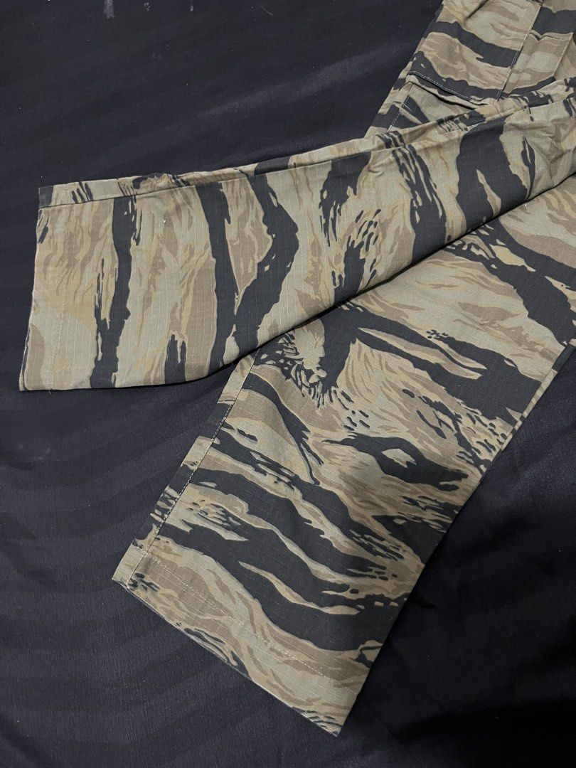 MNLA Camou Pants (Category: Jeans) located in Quezon City. Submitted by ramsuuu_ (Listing ID 1464185173, Image 3). Description: Decluttering Mnla Camou Pants Used handful of times Medium 800php .