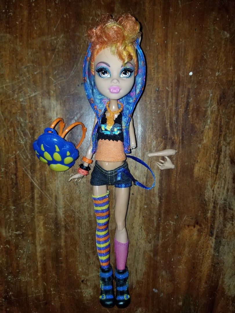 Monster High Howleen from 2-pack (Category: Kids Toys) located in Mabalacat. Submitted by lagoona_blu (Listing ID 1464198570, Image 1). Description: MISSING OG BRACELETS EARRING PET WYSIWYG .