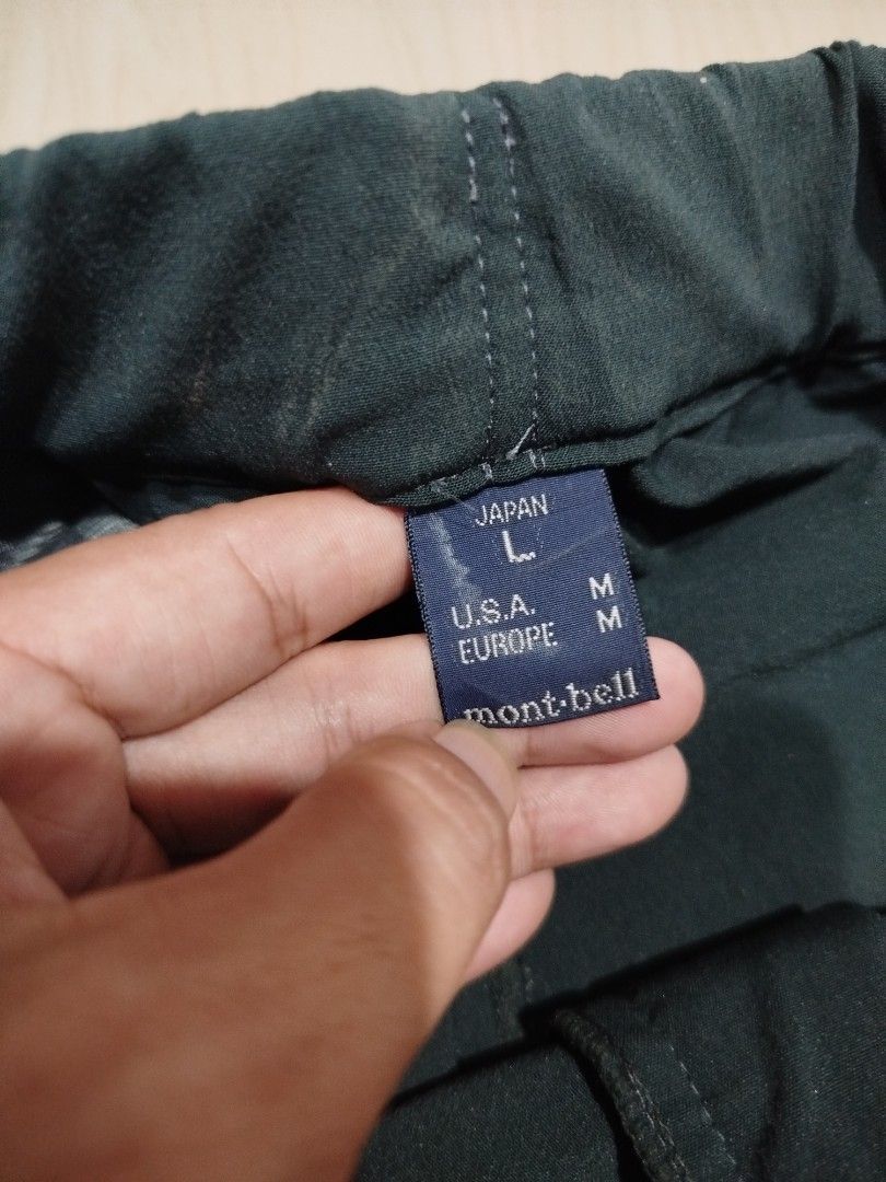 Montbell Softshell Cargo trekpants (Category: Trousers) located in Aroroy. Submitted by dr0p-a-dr1p (Listing ID 1464206754, Image 3). Description: Waist: 30-34 Length: 40 - Water repellent - Montbell pants in dark green - Elastic waistband with adjustable belt - Multiple zippered pockets (front and back) - Ideal for outdoor adventures or everyday casual wear - Comfortable and relaxed fit.