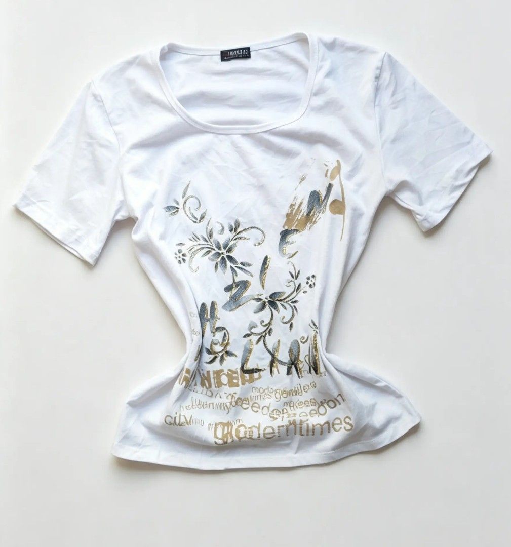 Morgan de toi graphic shirt (Category: Shirts) located in Larena. Submitted by .chy2k. (Listing ID 1464193180, Image 1). Description: .