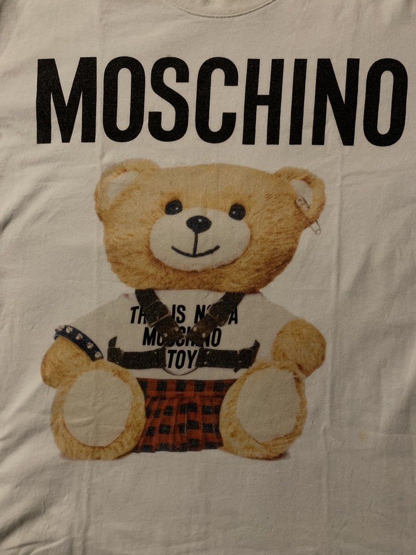 MOSCHINO COUTURE BEAR (Category: Luxury Apparel) located in Cavite. Submitted by thrift_2find (Listing ID 1464342278, Image 3). Description: no issue need wash.
