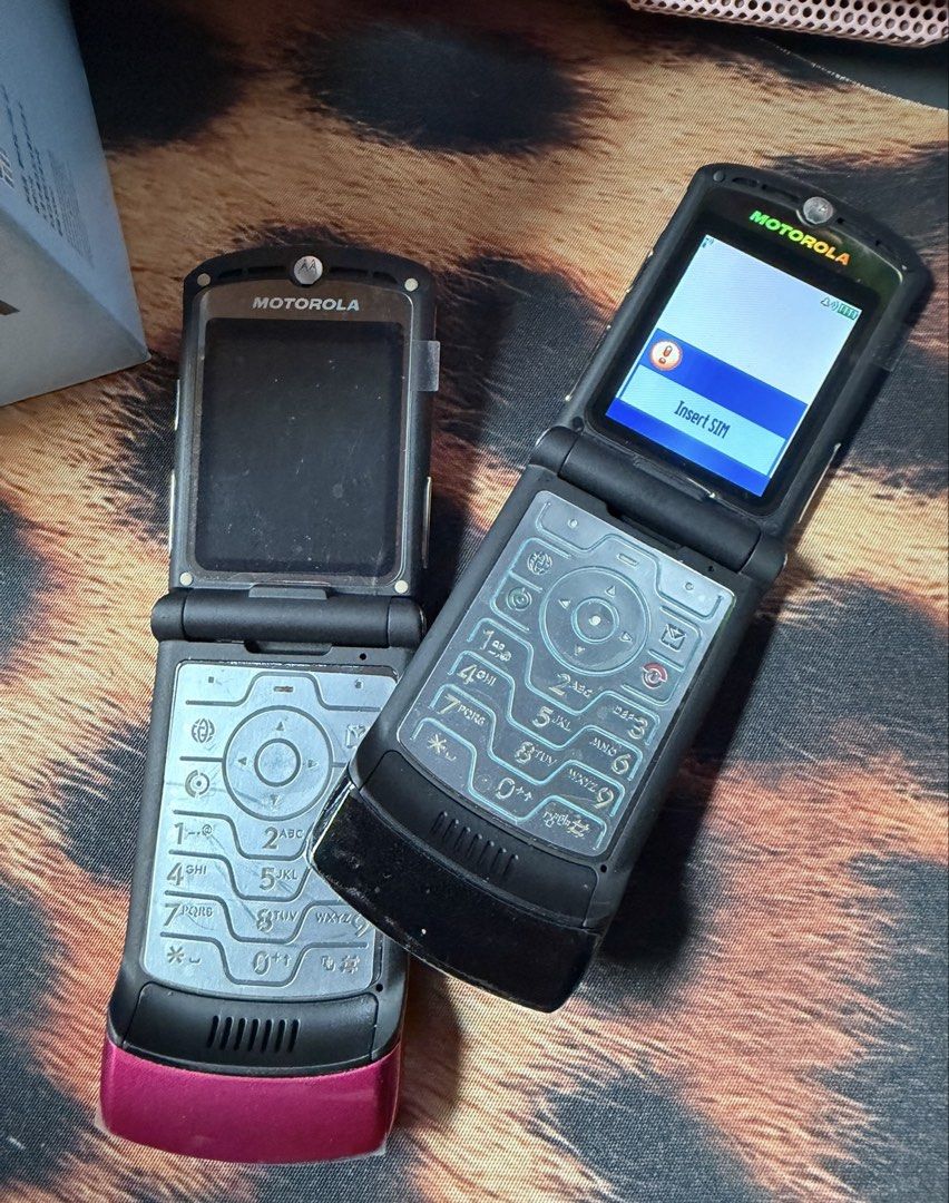 motorola v3 black and pink (Category: Early Generation Mobile Phones) located in Quezon City. Submitted by auspv_collections (Listing ID 1464291894, Image 2). Description: 📱VINTAGE PHONES ONHAND 📍nokia 8310 - 2,800 📍nokia 8250 - 3,000 📍nokia 5300 - 4,000 📍nokia 5310 - 2,800 📍nokia 3310 - 3,500 📍nokia 6510 - 3,500 📍nokia 6300 - 2,800 📍nokia 5110 - 4,000 📍nokia 6150 - 3,500 📍nokia 6120 - 2,300 📍motorola v3 - 3,000 📍samsung e1272 - 1,80