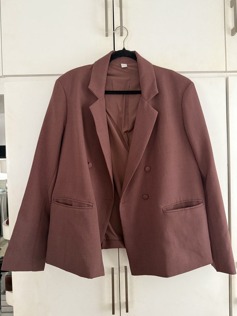 Musera Double-breasted Brown blazer (Category: Coats, Jackets and Outerwear) located in Cavite. Submitted by _ysa_belle (Listing ID 1464272947, Image 2). Description: - Mauve double-breasted blazer - Two front buttons - Two side flap pockets - Fully lined interior - Perfect for dressing up or down - Pairs well with jeans or trousers - Blazer only.