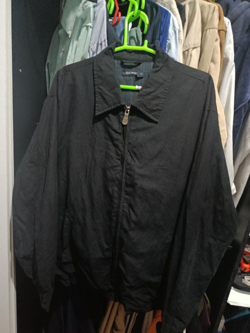 Nautica black harrington (Category: Coats, Jackets and Outerwear) located in Jaen. Submitted by vinzyrus217291 (Listing ID 1464322379, Image 2). Description: black harrington med to large 23x26.