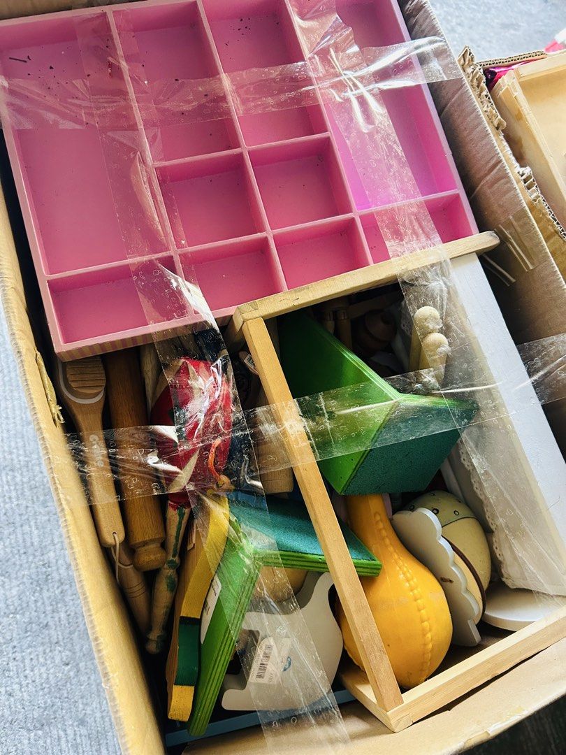 🇯🇵NEW ARRIVAL RETAIL BUNDLE (Category: Umbrellas) located in Manila. Submitted by starbalesukandjapansurplus (Listing ID 1464210728, Image 2). Description: - Bundle of 30 umbrellas - Assorted woven baskets - Wooden toys - Pink organizer tray - Reusable shopping bags - Ideal for resale or personal use - Items in varying conditions (some new, some used) - Sold as a complete lot.