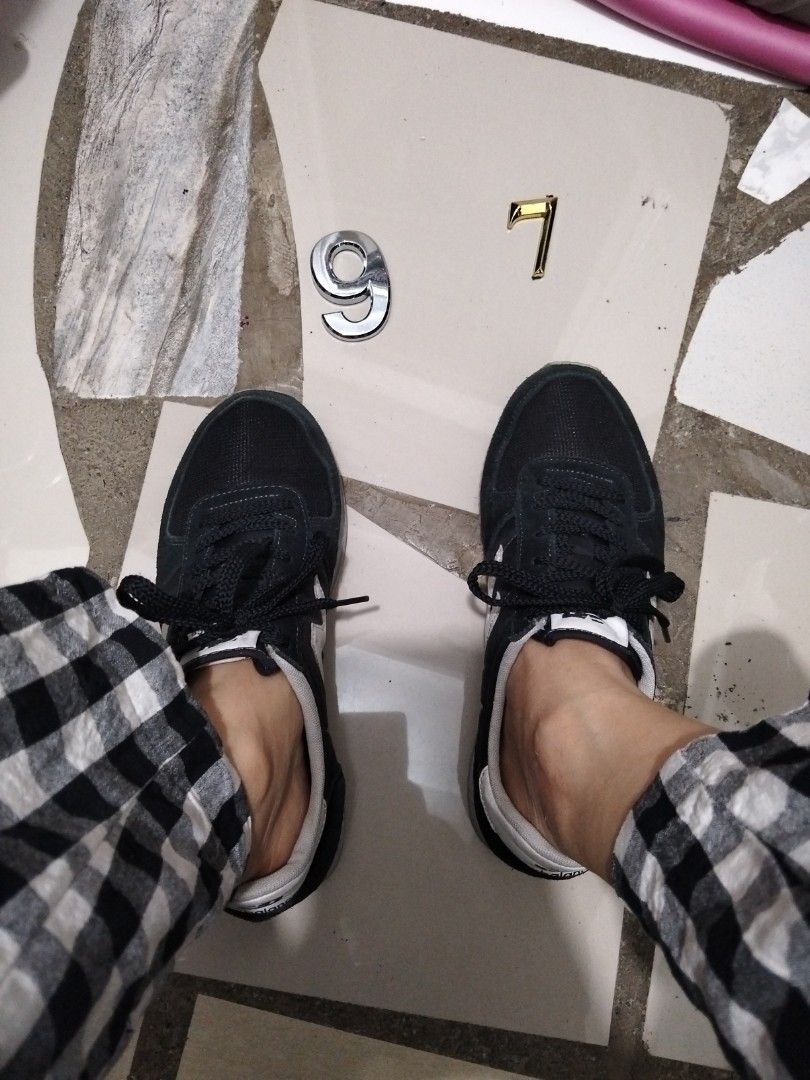 New Balance (Category: Sneakers) located in El Salvador. Submitted by francheskaukayukay (Listing ID 1464172905, Image 1). Description: .