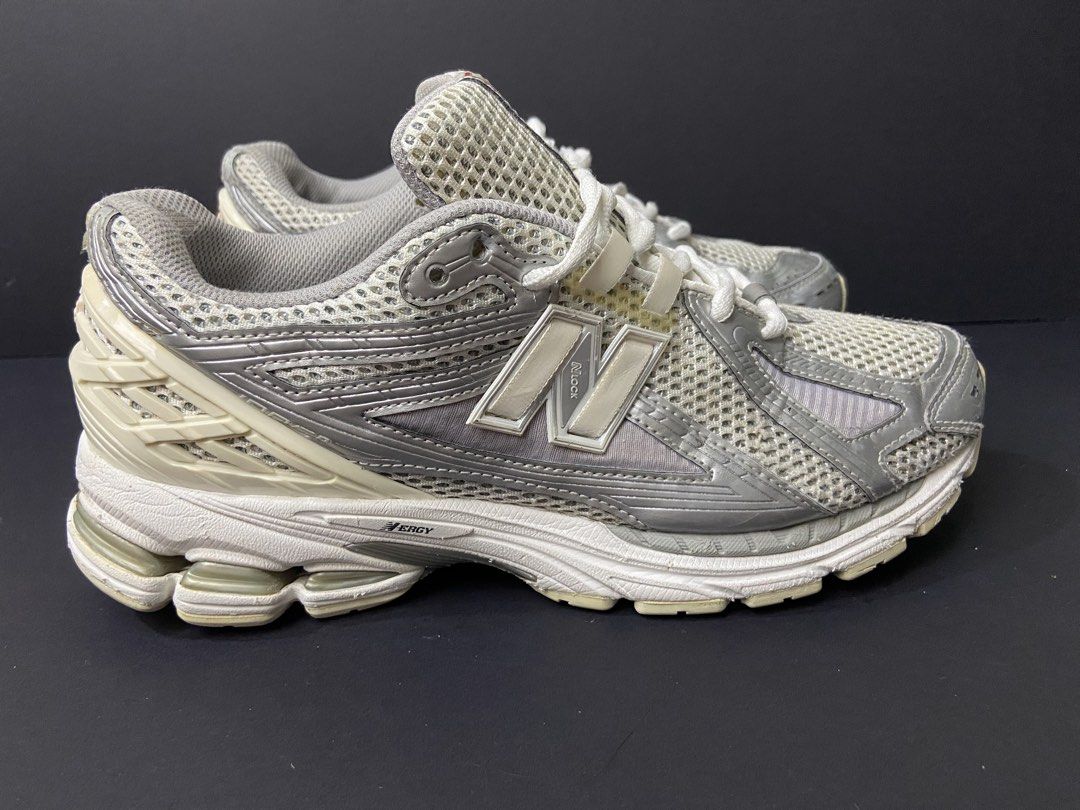 New Balance 1906R Metallic Silver (Category: Sneakers) located in Cebu City. Submitted by jvlz97 (Listing ID 1464253117, Image 1). Description: Excellent Condition No Box.