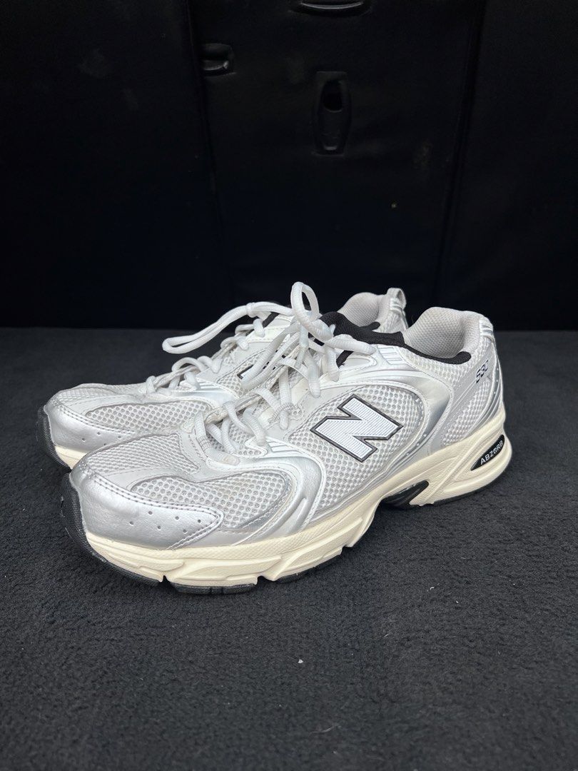New Balance 530 (Category: Sneakers) located in Quezon City. Submitted by jralfonsoo (Listing ID 1464149141, Image 2). Description: For Sale! New Balance 530 100% Authentic (bought from states) • Size 9.5 US Men’s • Condition: 9/10 (Missing soles) • RFS: Declutter • No box 3,500 negotiable 📍Quezon City - Meet-up, delivery, pick-up, or shipping available. Thank you 😊.