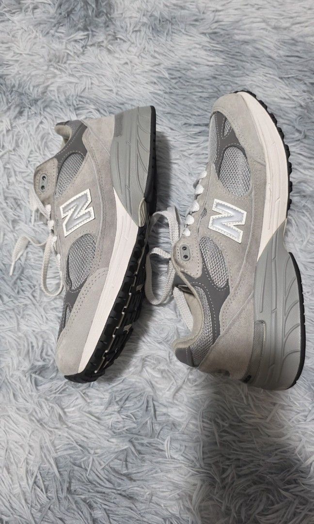 New Balance 993 (US 9.5) (Category: Sneakers) located in Taguig. Submitted by decluttering-no-trades (Listing ID 1464203604, Image 3). Description: Barely used Made in USA New Balance 993 in Men's US 9.5 / 27.5 CM RFS: We are decluttering, and it doesn't fit me anymore.