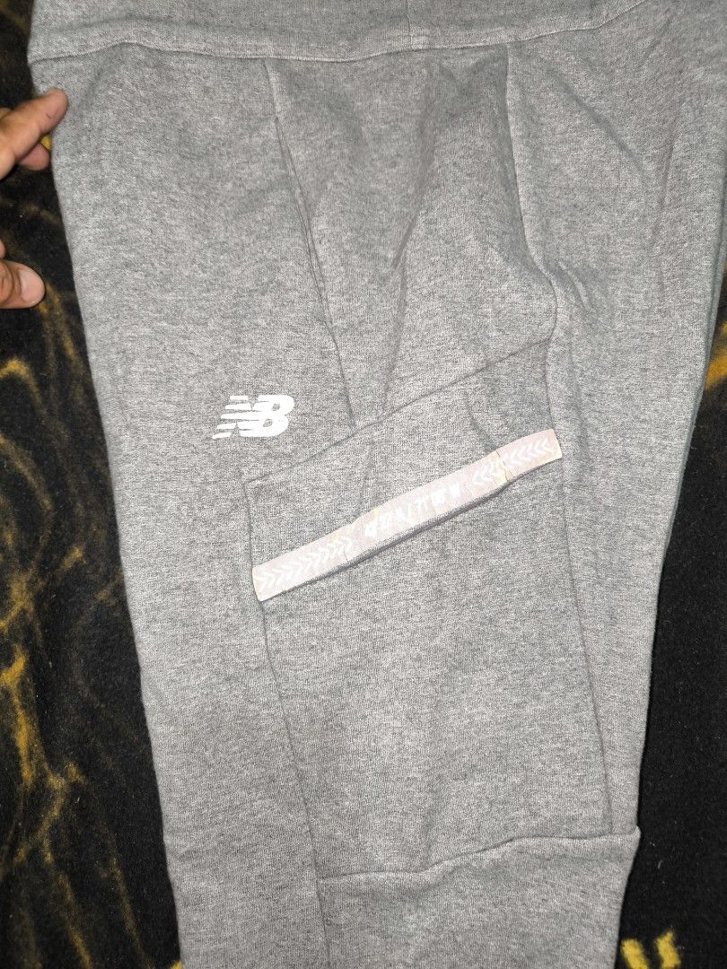 New Balance Grey Cargo Jogger Pants (Category: Joggers) located in Manila. Submitted by fljaoti27 (Listing ID 1464258828, Image 3). Description: New balance Cargo jogger Medium.