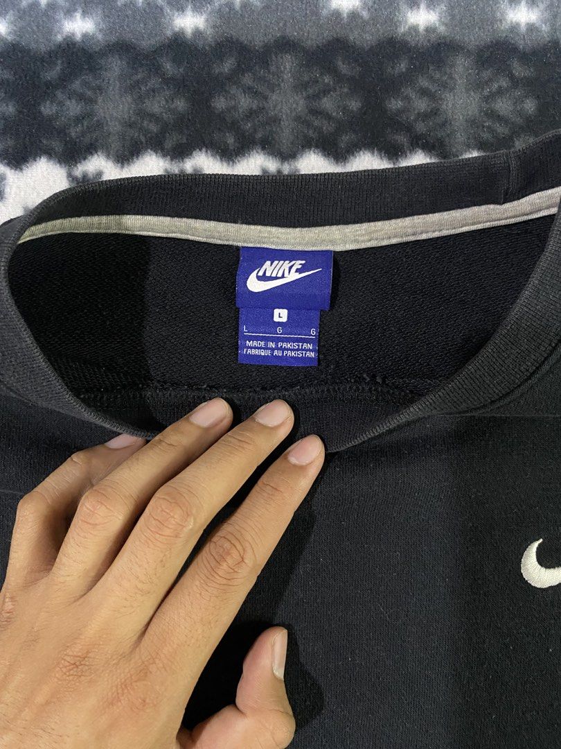 Nike (Category: Coats, Jackets and Outerwear) located in General Santos City (Dadiangas). Submitted by nokkie_thrift (Listing ID 1464309394, Image 3). Description: Nike Good condition Dimes 21x27 Color rata 9/10.