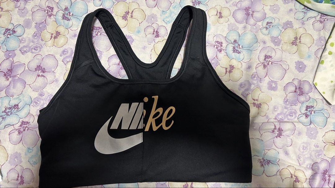 Nike & Under Armour Sports Bras Bundle (Category: Activewear) located in Mandaluyong City. Submitted by trishure19 (Listing ID 1464278087, Image 1). Description: -bundle 3 sports bras -band size 12 inches -RFS too tight for me -all padded .