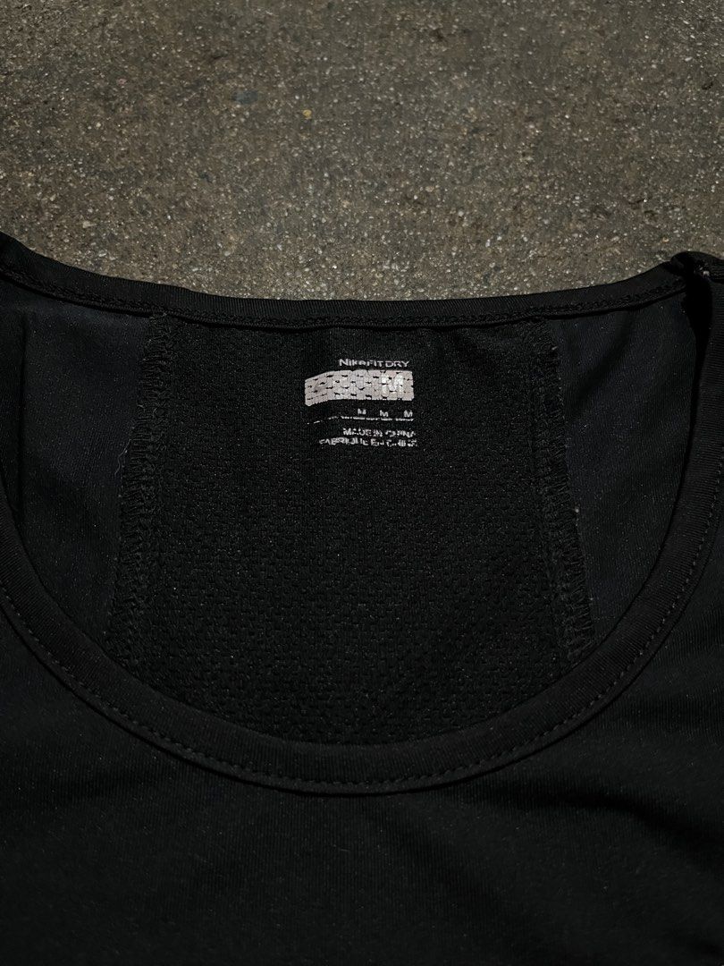 Nike - Y2K Panelled Dri-fit Activewear (Category: Activewear) located in Manila. Submitted by kashjulliane (Listing ID 1464302761, Image 3). Description: Excellent condition Good as new Deadstock/Vintage Size: Small Width: 14 Length: 20.
