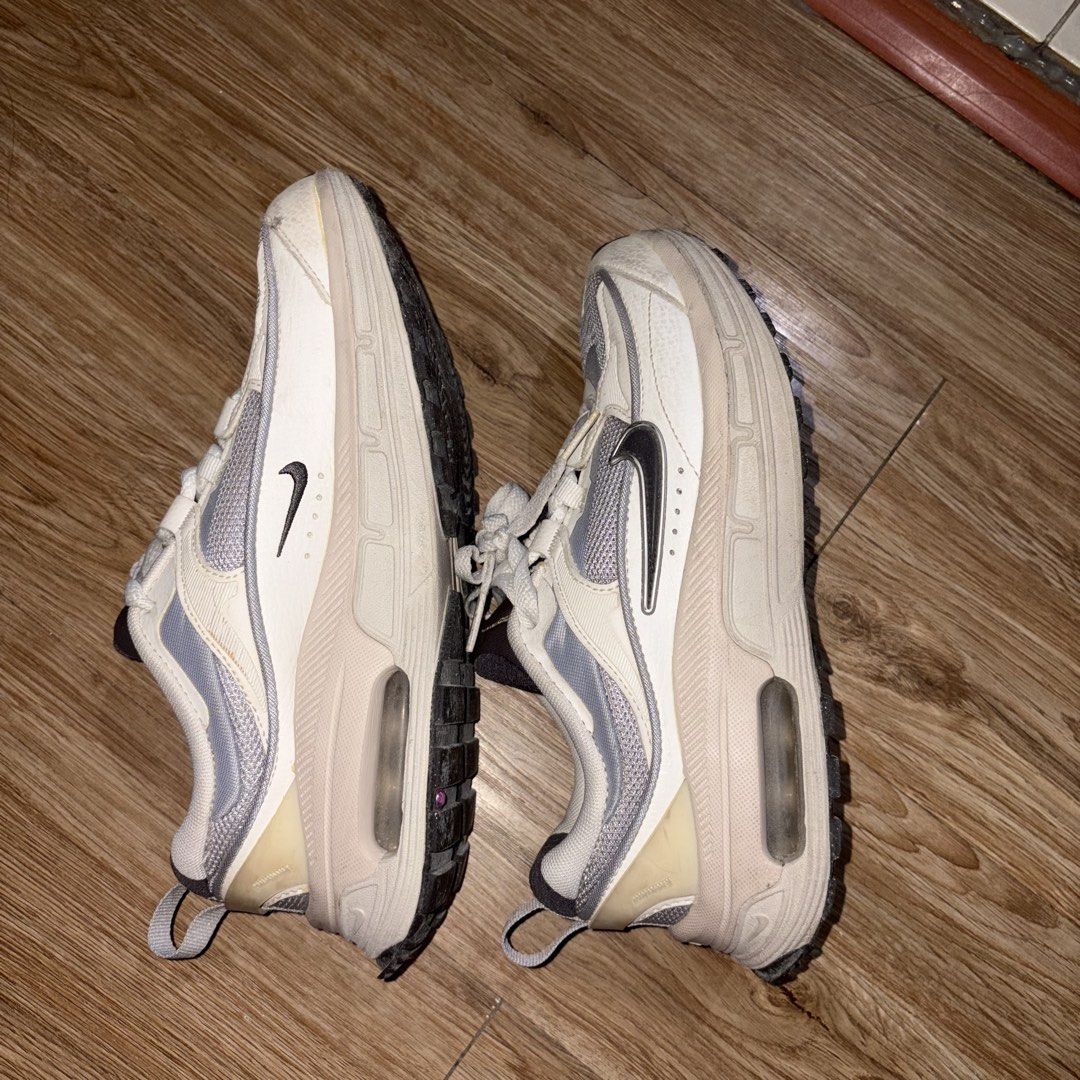 Nike Air Max Bliss Women’s (Category: Sneakers) located in Cavite. Submitted by yminhq (Listing ID 1464314897, Image 3). Description: size US 6.5 Women’s no box rfs: declutter and too small LP: 3.5k .